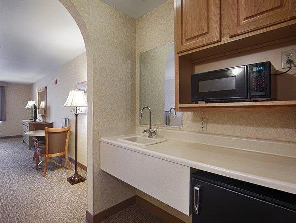 Hotel Western West Hills 4*